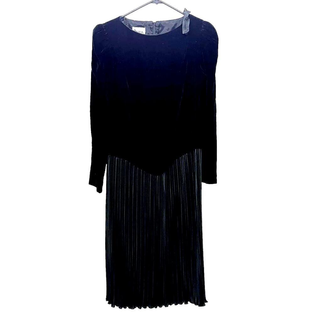 Patra Vintage Black Velvet Dress 1980s Drop Waist Pleated Skirt Shoulder Pad 7/8